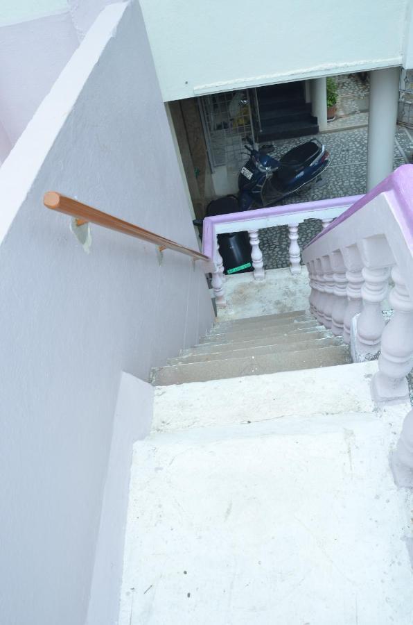 Manohars New Home ตีรูปาติ ภายนอก รูปภาพ